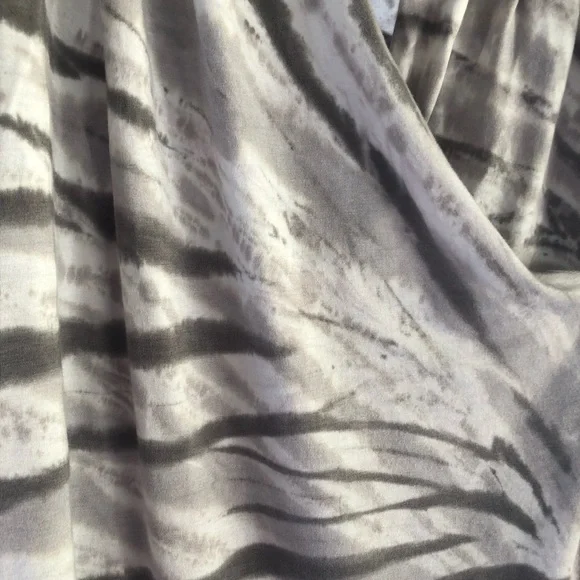 Soft Surrounding  faux front wrap tee shirt in soft gray white animal print - Picture 3 of 8